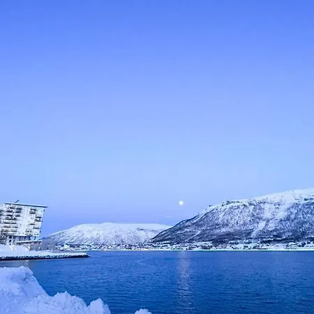Aurora Skyline Stay Tromsø Extérieur photo